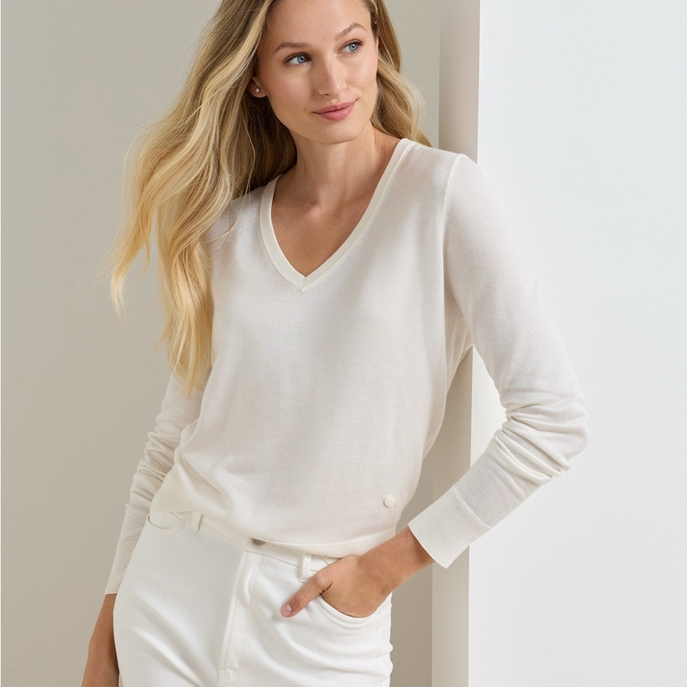 Banana Republic Merino Wool Blend Women's Ivory V-Neck Sweater